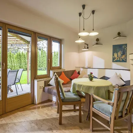 In Near Lifts كالتنباش