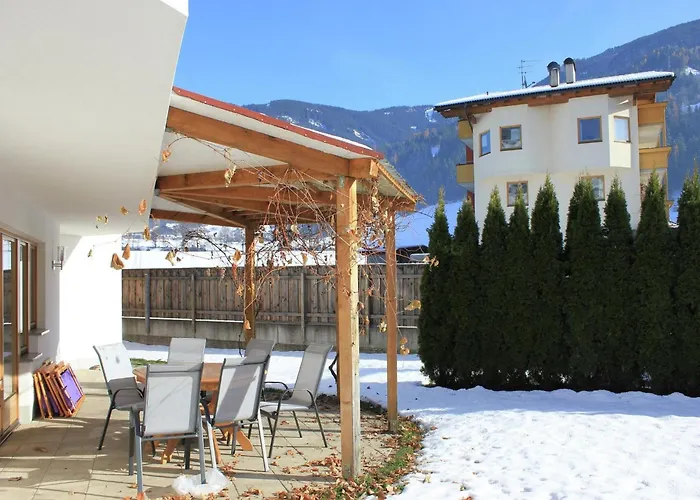 In Near Lifts شقة *