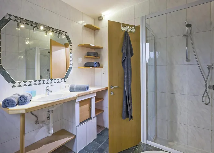 شقة In Near Lifts *