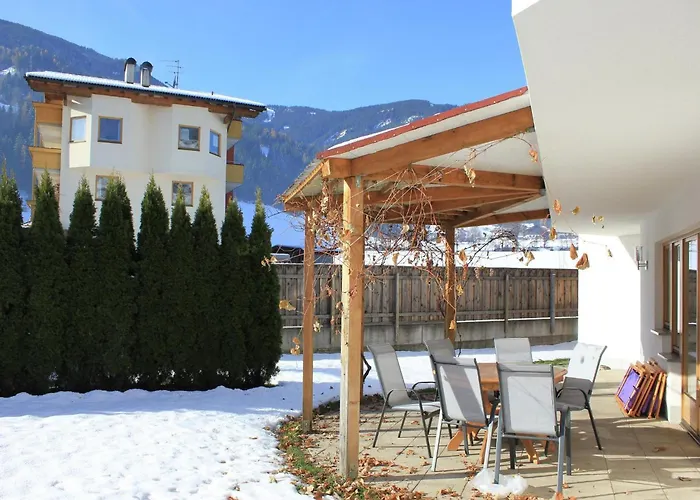 In Near Lifts شقة *